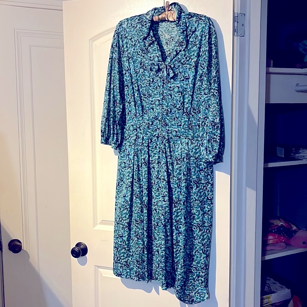 True vintage 1940s dress. Size XL